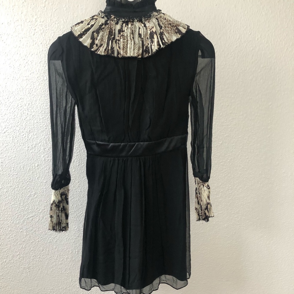 Alberto Makali front ruffles crinkle sheer dress - Picture 2 of 10